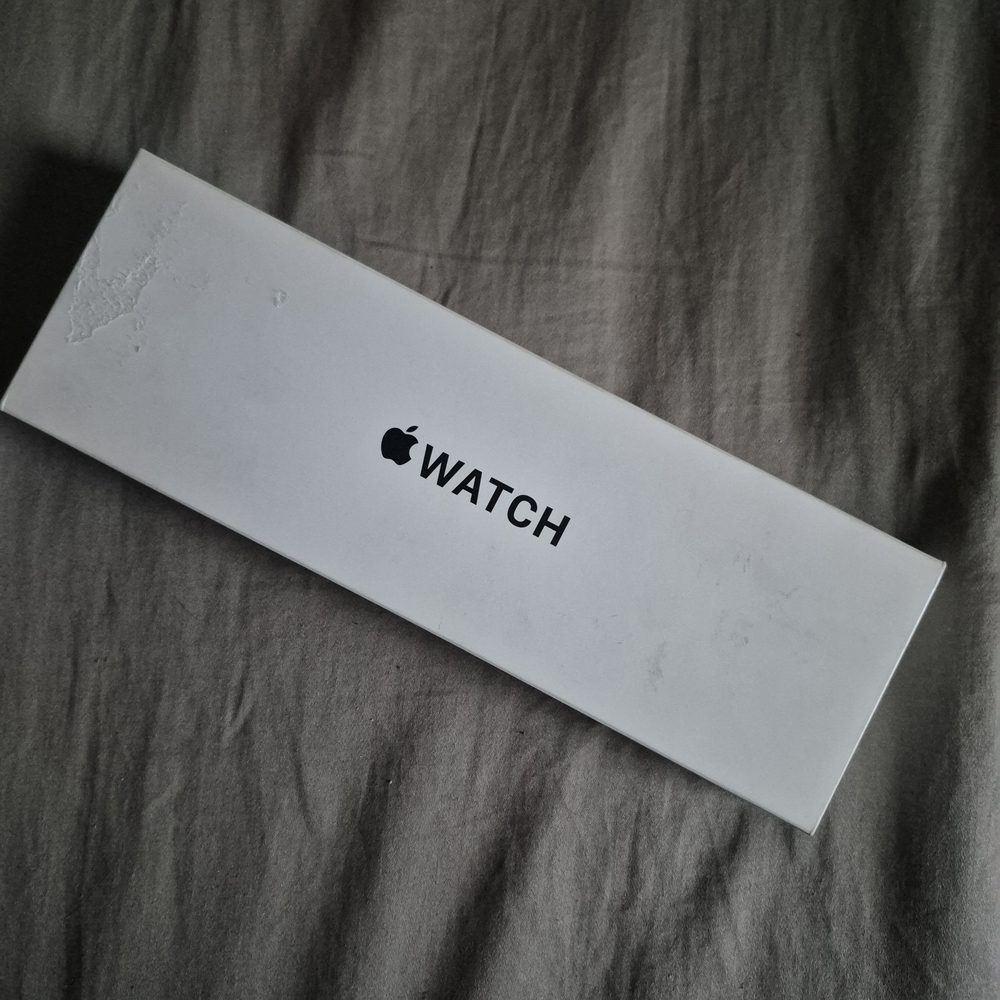 Apple Watch SE 44mm Midnight (Sealed, NIB)